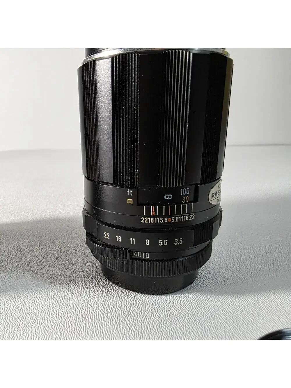 Asahi Pentax Super Takumar 135mm f/3.5 M42 Lens w/ Case & Cap